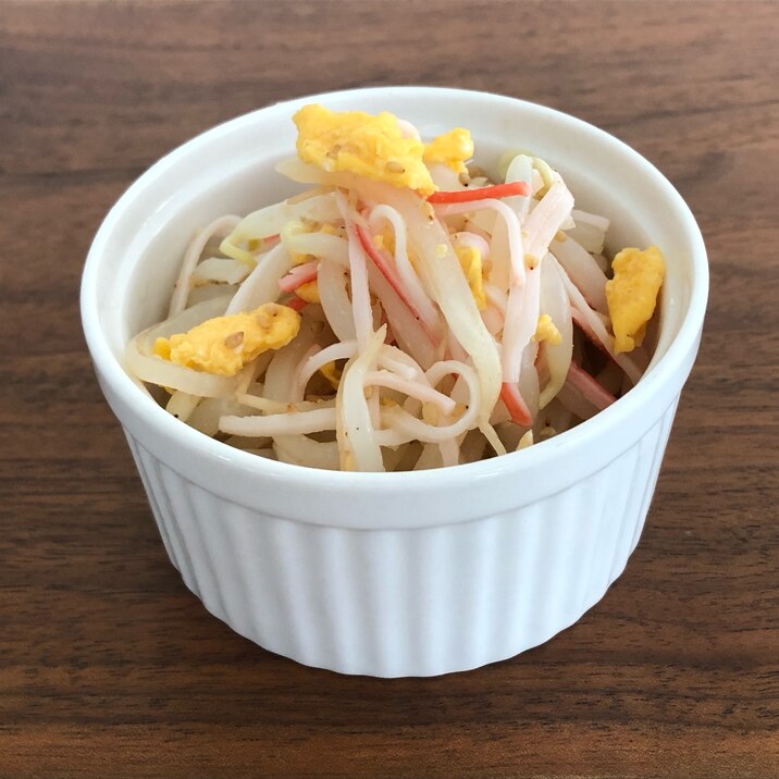 電子レンジで簡単！もやしとカニカマの胡麻和え酢の物